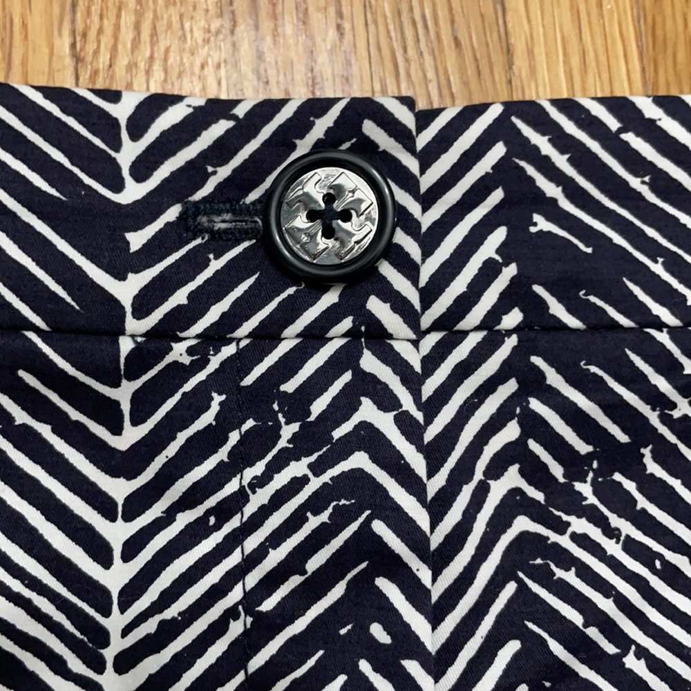 Tory Burch Short - Picture 2 of 7